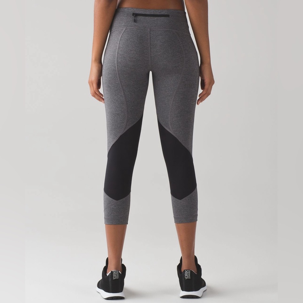 Lululemon Pace Rival Crop 22" size 6